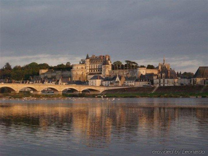 Kyriad Tours Sud - Chambray Les Tours Екстер'єр фото